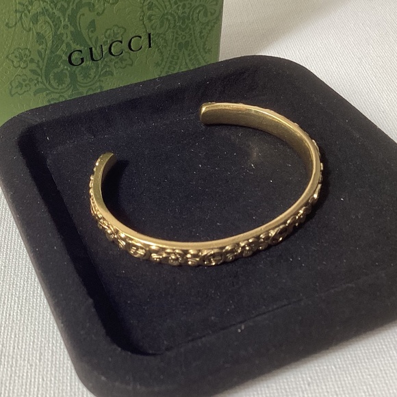 Gucci GG Gold Floral Bangle Cuff Bracelet - Picture 1 of 4